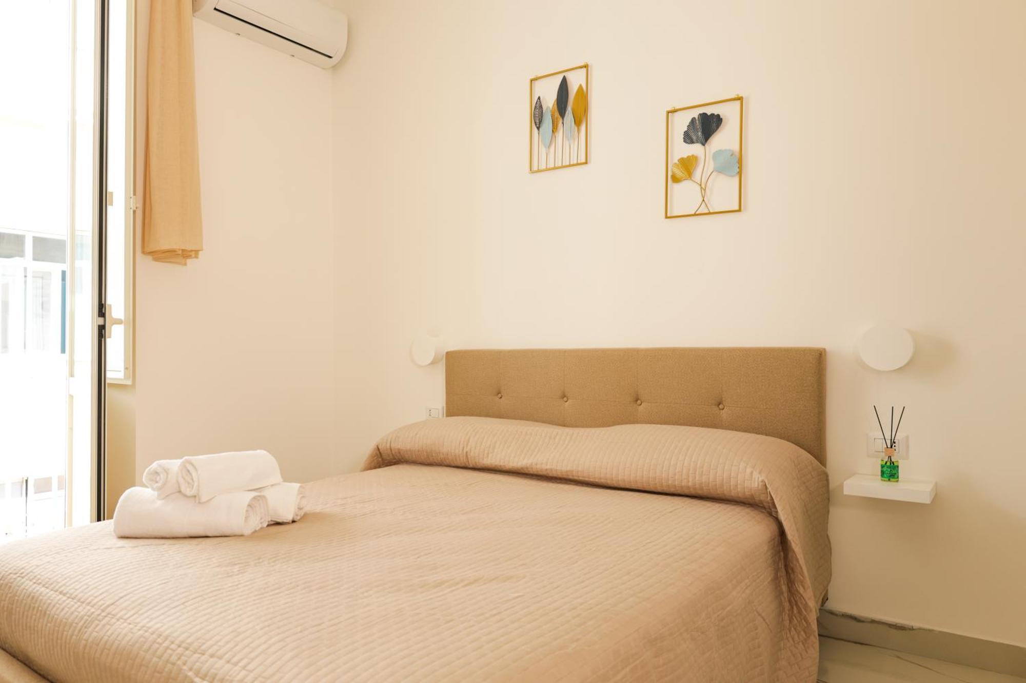 Napoli Station Rooms エクステリア 写真